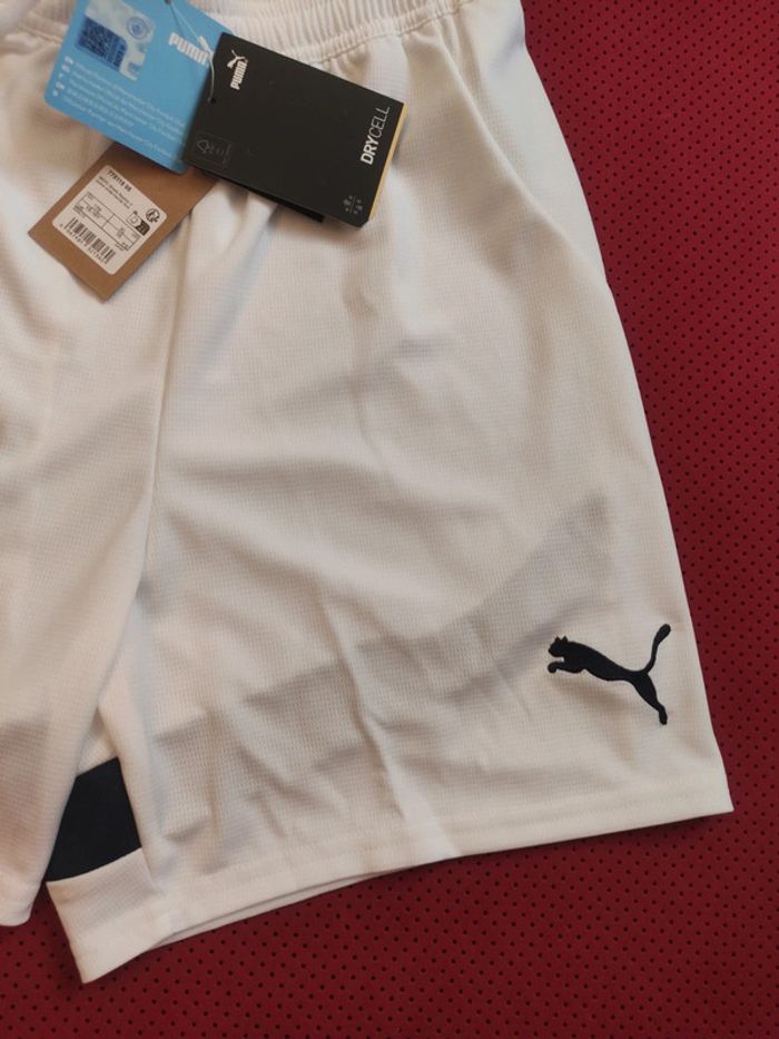 Short de foot Manchester City, Puma Authentique Officiel taille enfant 15/16 ans, Neuf - photo numéro 3