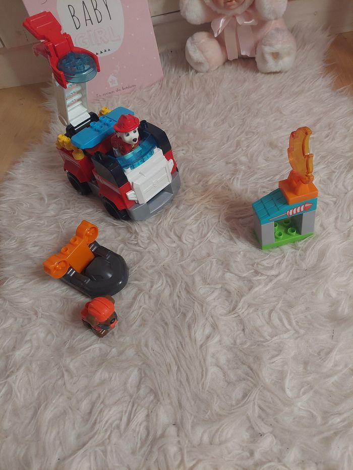 Mega Bloks Pat Patrouille camion de pompier de Marcus, blocs de construction et 2 figurines TBE 🚒 - photo numéro 3