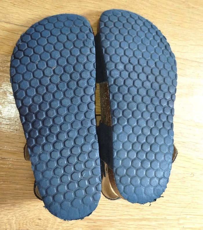 Sandales en cuir pointure 31 - photo numéro 4