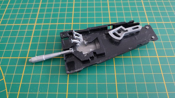 Support inférieur pièce miniature Bburago Burago Mercedes-Benz SSK 1928 1/18 1/18e 1/18ème #C30 - photo numéro 2