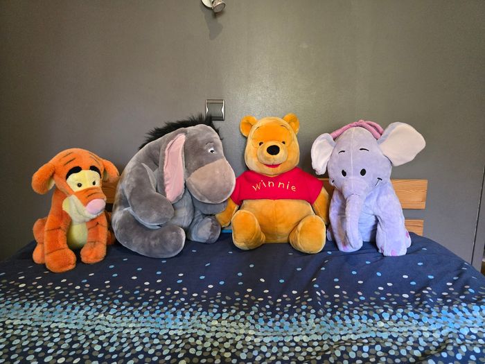 Lot de peluches Winnie l'ourson