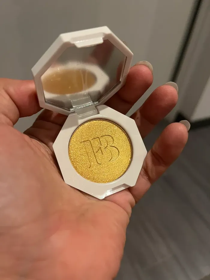 Fard à paupière  Highlighter Fenty beauty Killawatt foil trophy wife Neuf - photo numéro 3
