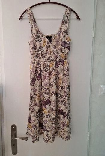 Robe légère papillons H&M 36 mais taille petit