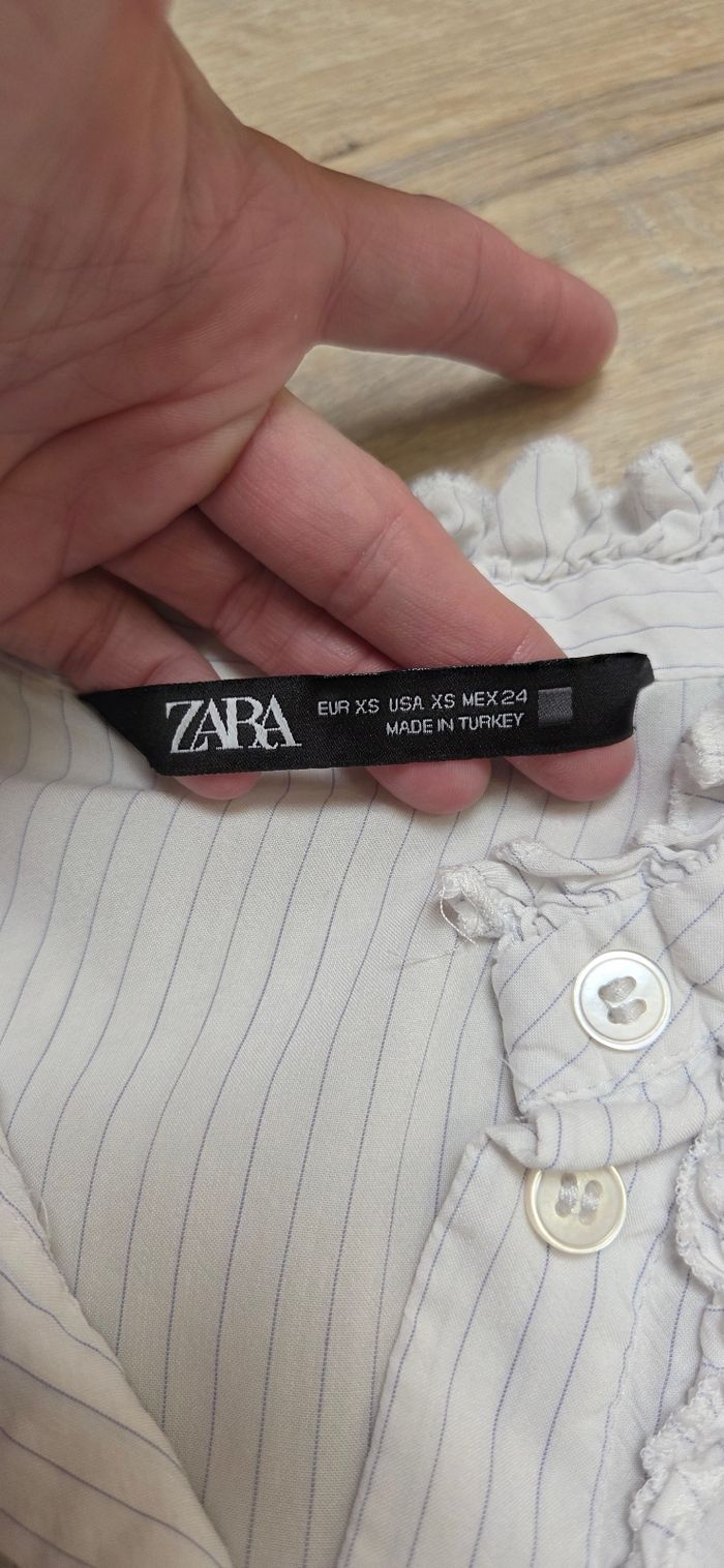 Chemisier Zara taille XS blanc à rayures en très bon état - photo numéro 5