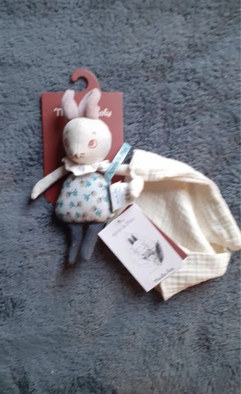 Doudou mouchoir de la collection Après la pluie, marque Moulin Roty