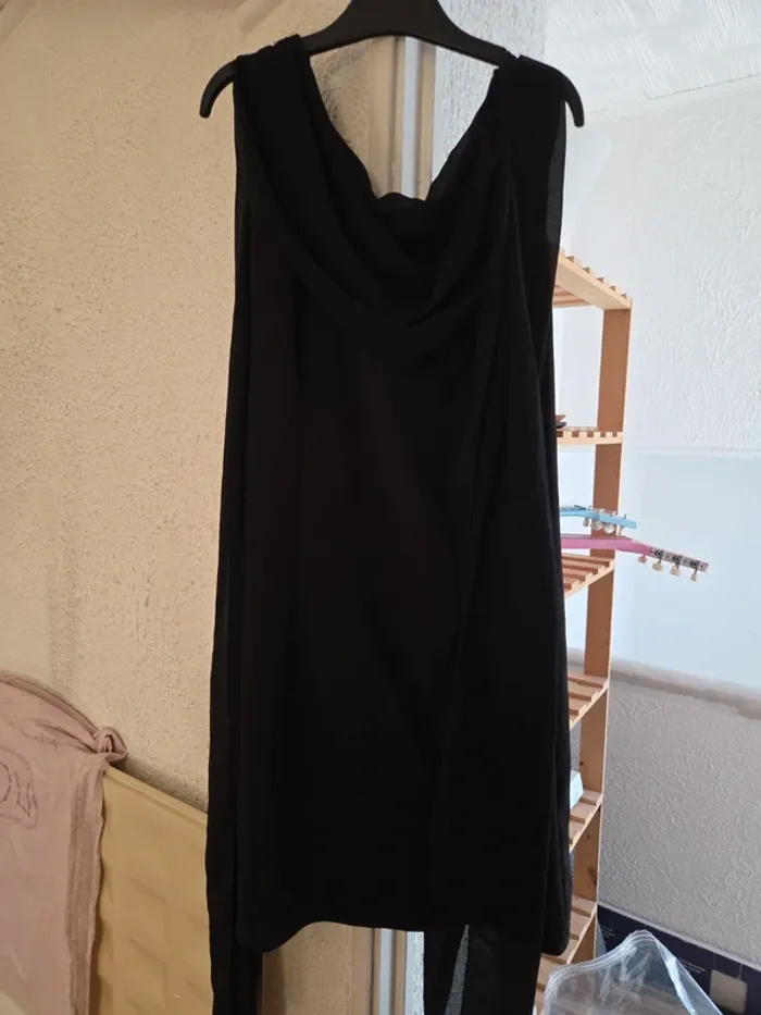 robe noire courte de soirée femme