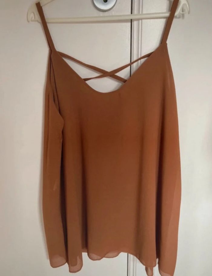 Magnifique haut doublé à bretelle || made in Italy || taille S