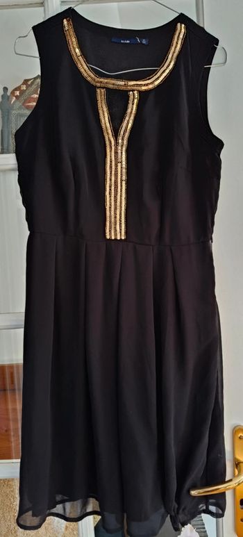 Robe Kiabi noire 40 avec petit voile
