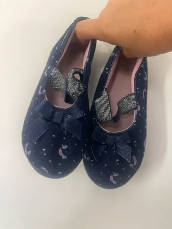 Chaussons Isotoner taille 32 tbe - photo numéro 2