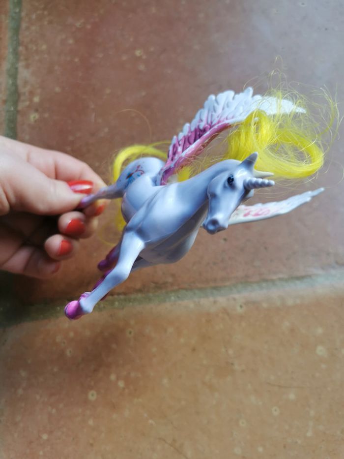 Figurine Licorne blanc et rose en plastique - photo numéro 2