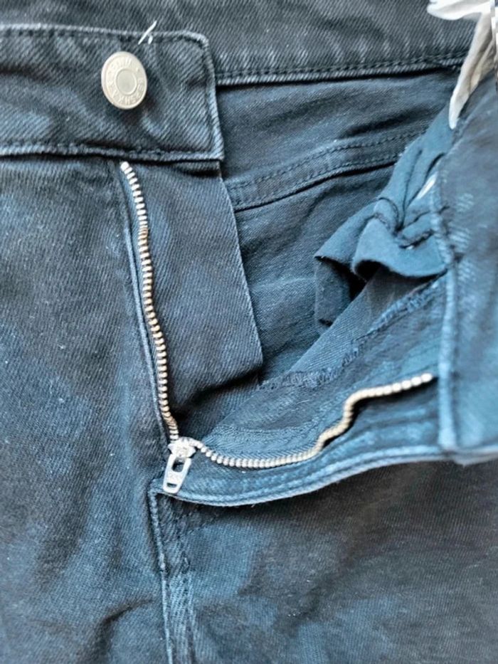 Jean Bershka Homme 36 – slim destroy noir – effet déchiré aux genoux – look streetwear moderne - photo numéro 6