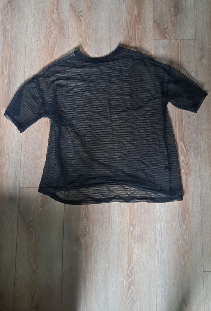 T-shirt transparent