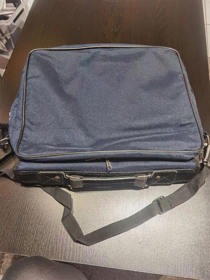 Sac pour pc portable avec lanière - photo numéro 5