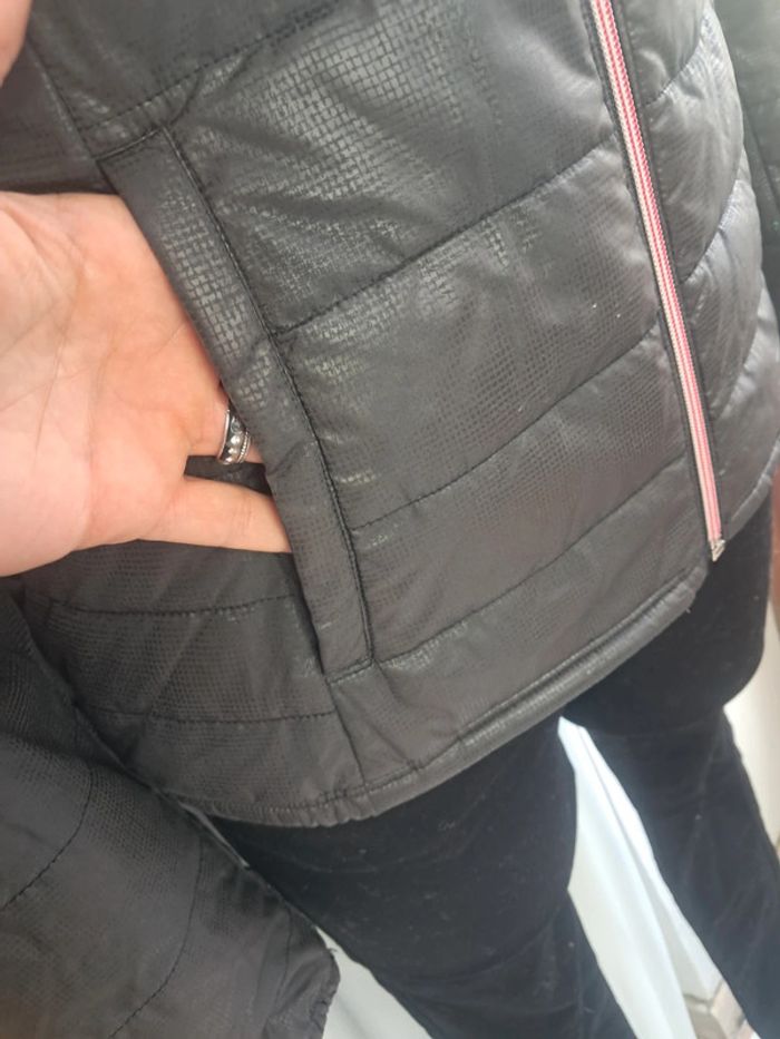 I code veste coupe vent capuche T.36 - photo numéro 7