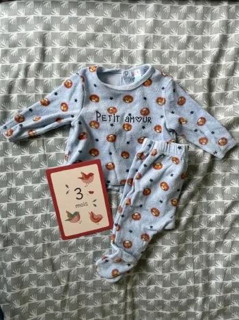 Pyjama 2 pièces velours 3 mois