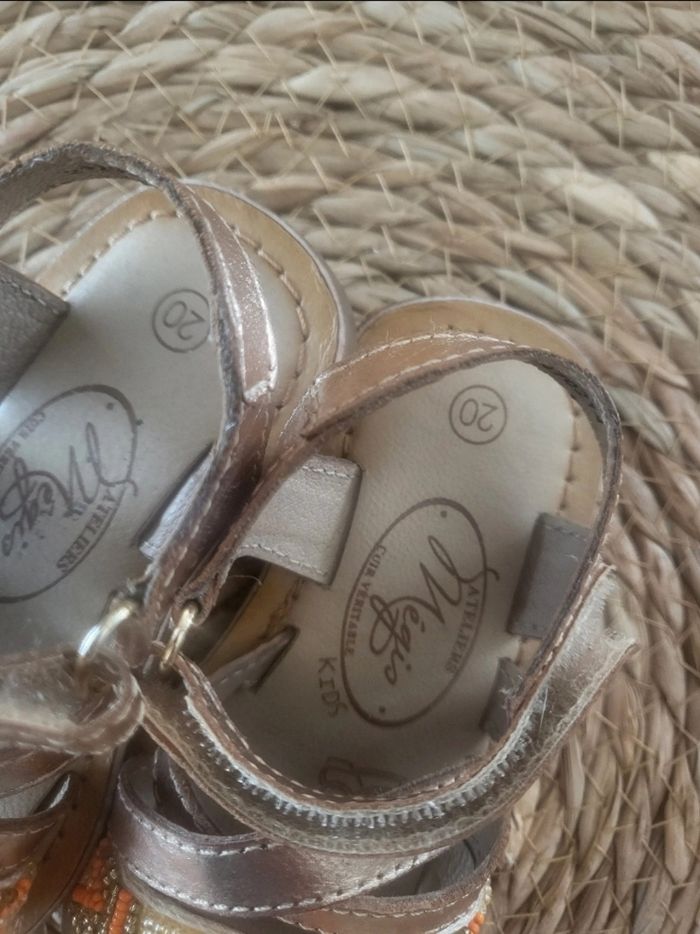 Magnifique sandale taille 20 - photo numéro 6
