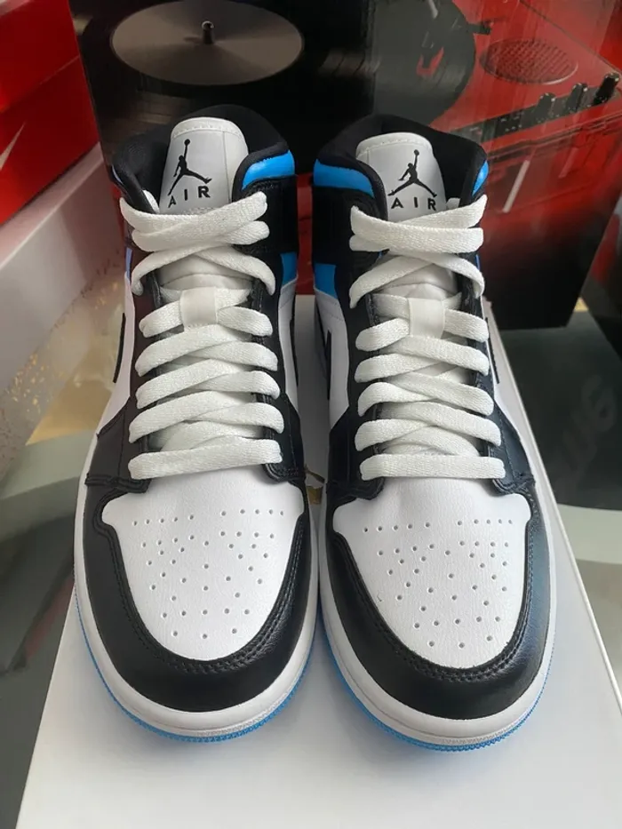 Jordan 1 mid university bleu - photo numéro 10