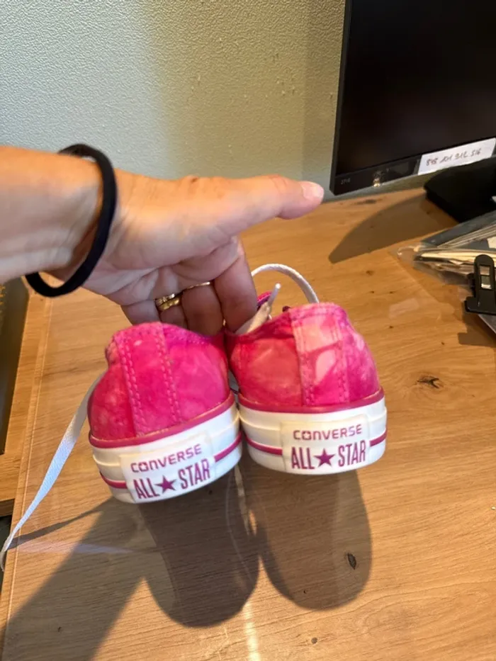 Jolies baskets rose fuschia effet délavé - photo numéro 3