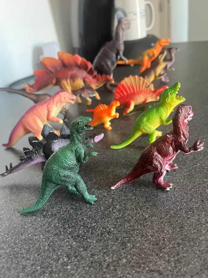 Lot 14 dinosaures - photo numéro 2