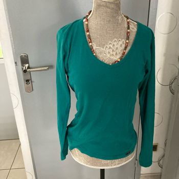 TEE shirt taille 2 via