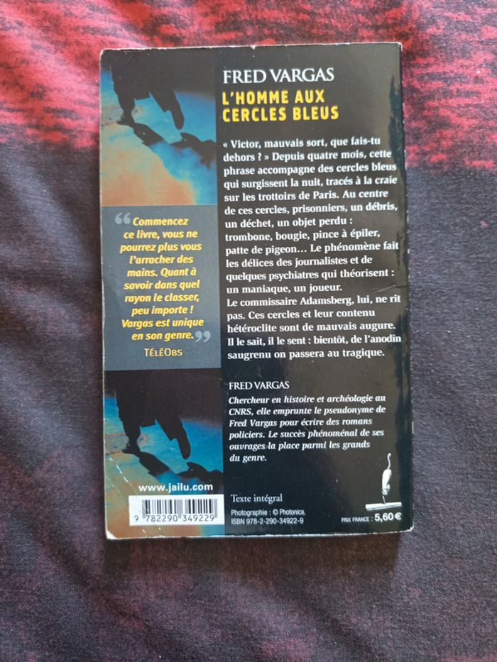 Livre l'homme aux cercles bleus - photo numéro 2