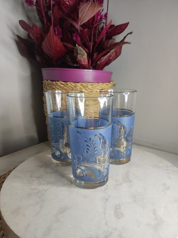 Verres à eau bleu