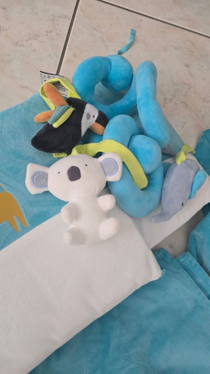 NEUFS 🎁🎁magnifique  LOT TRES COMPLET  tour de lit , deux Gigoteuses T 1 et 2,  plaid, housse pour matelas à langer, jeu   spirale (de quoi faire une  superbe chambre) 🤩👌👌🎉🎉 - photo numéro 6
