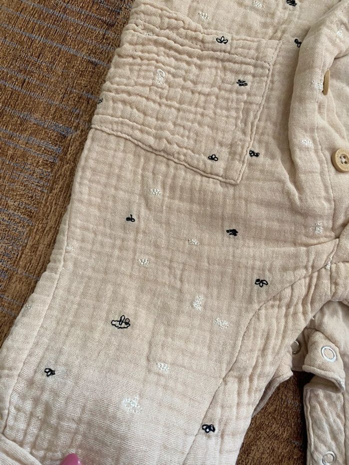 Combinaison en gaze de coton Vertbaudet taille 6 mois - photo numéro 2