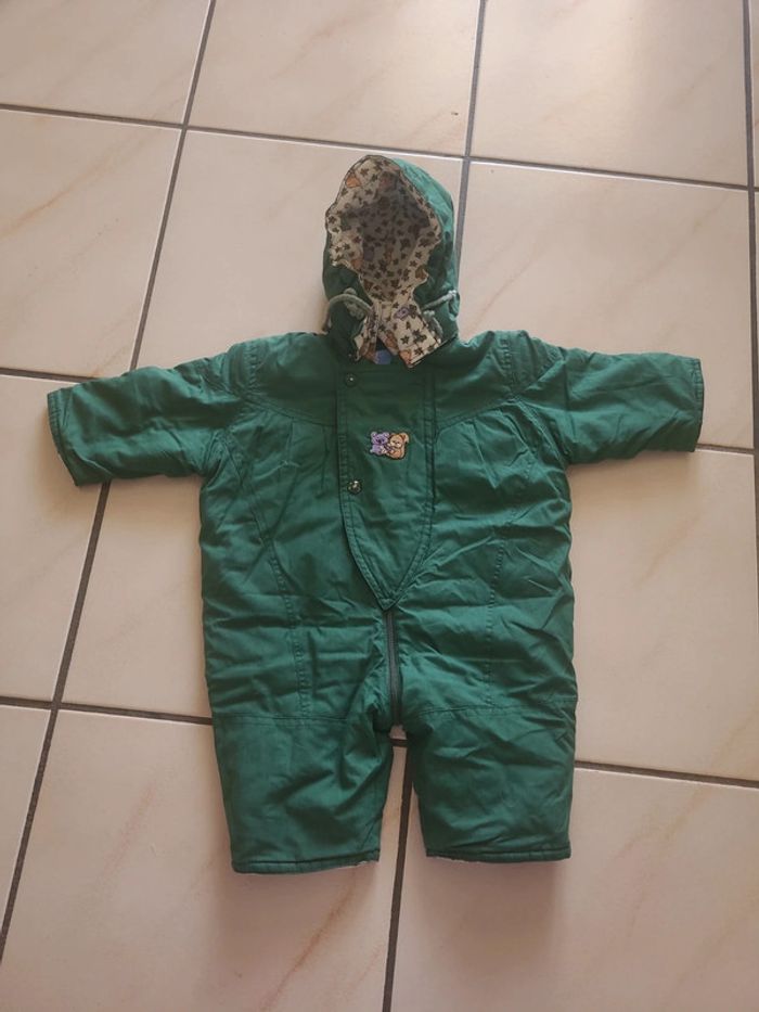 Combinaison chaude verte avec capuche