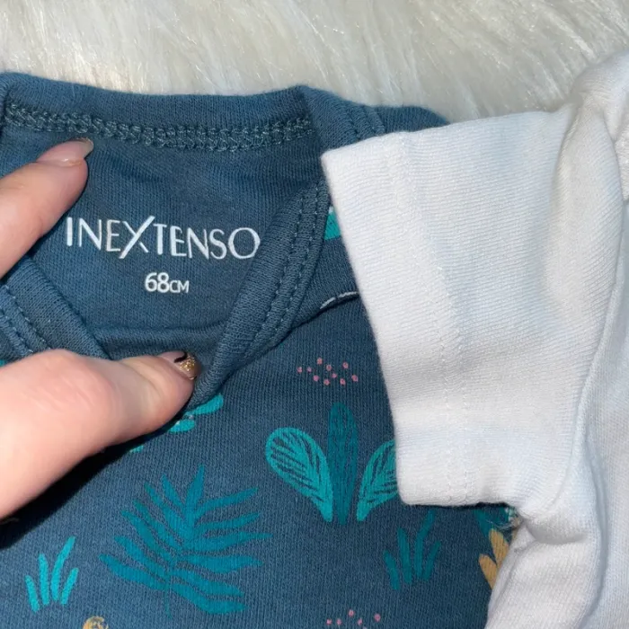 Lots de 4 bodys taille 6 mois - photo numéro 3