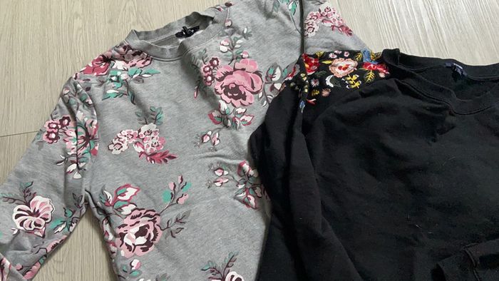 Lot de pulls fleuris - photo numéro 2