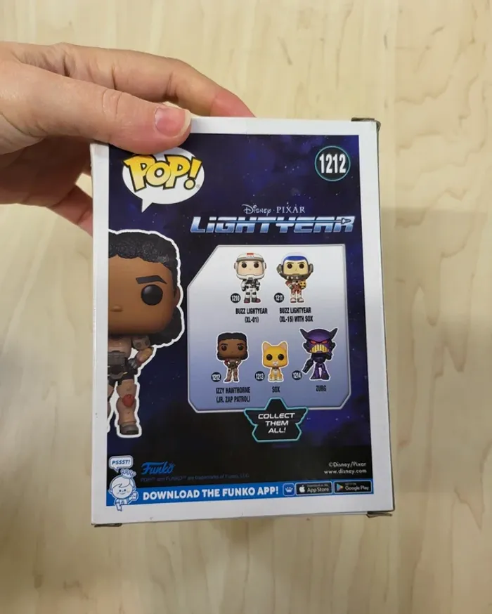 Figurine Funko Pop Pixar Buzz le film 1212 : Izzy Hawthorne - photo numéro 4