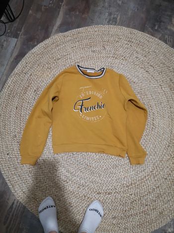 Pull moutarde