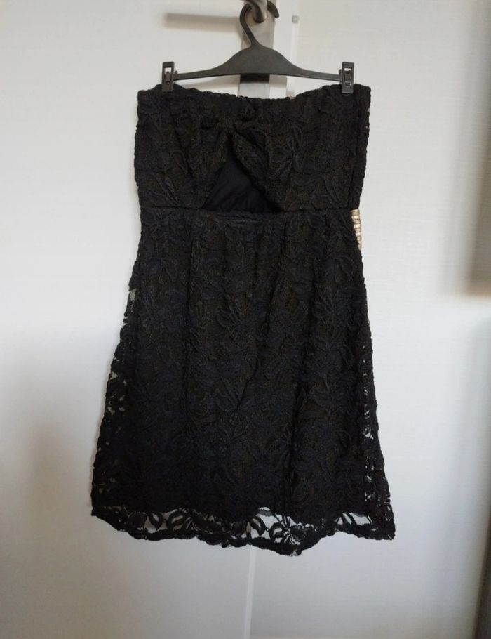 Robe en dentelle - photo numéro 3