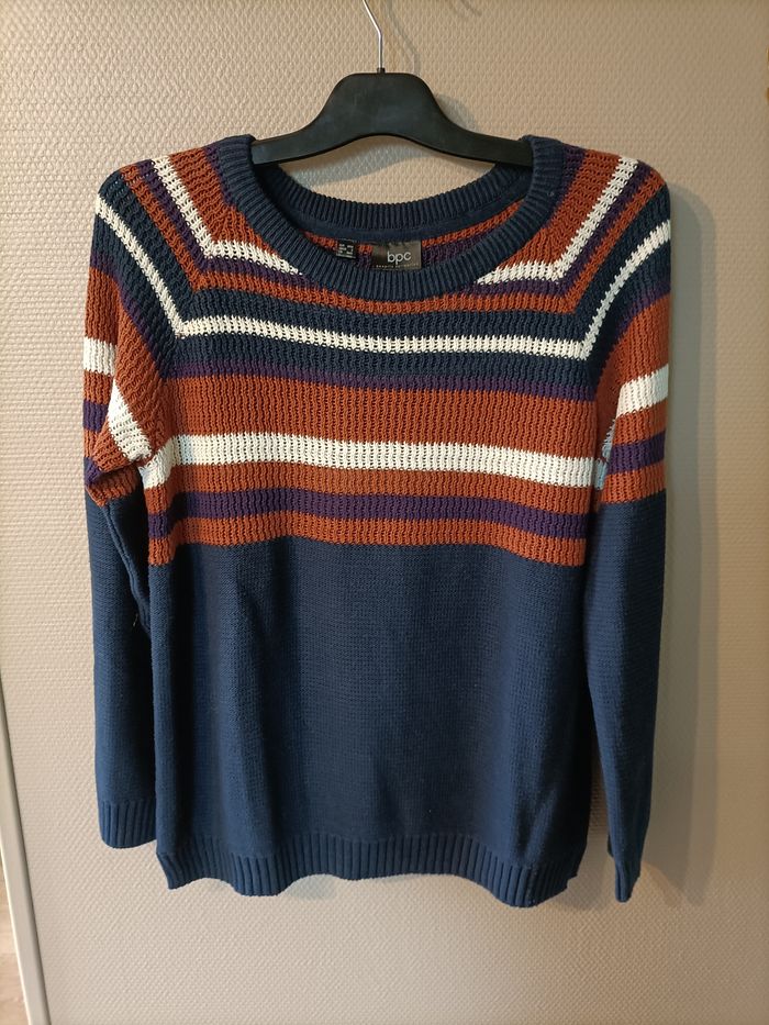 Pull hiver rayé lignes bleu marron et blanc