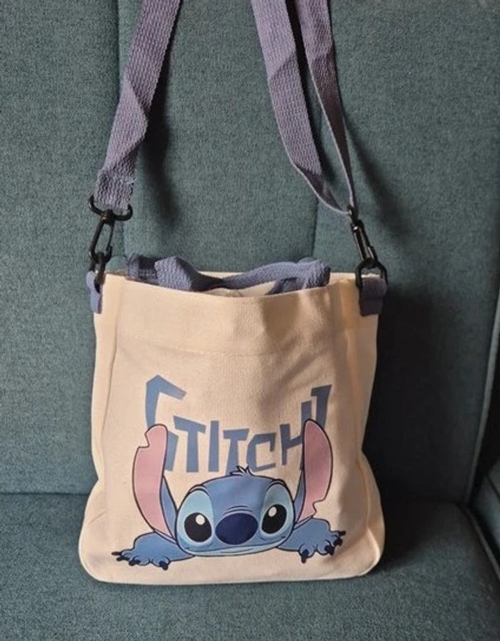 Sac Foure tout à bandoulière Stitch – Cute, pratique & prêt pour l’aventure ! - photo numéro 2