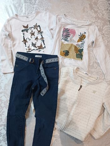 Lot de 4 vêtements fille 