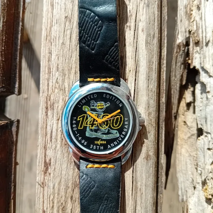 Montre Dr. Martens édition limitée pour les 35 ans du modèle 1460