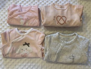 Lot bébé fille 1 mois