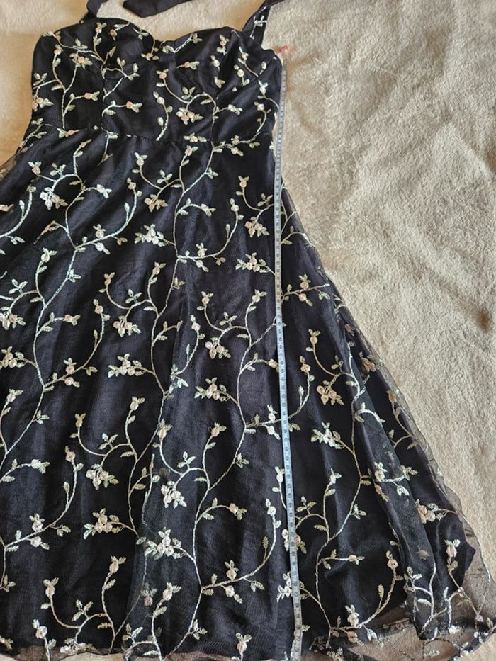 Robe dos nu brodée style pin-up Shein - photo numéro 11