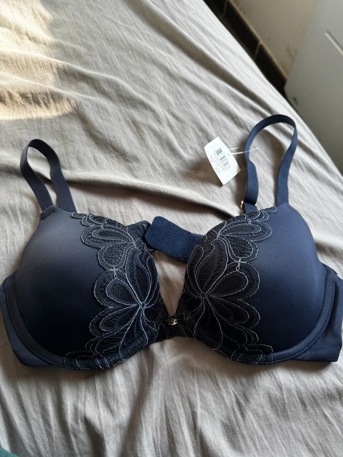 Soutien-gorge rouge gorge