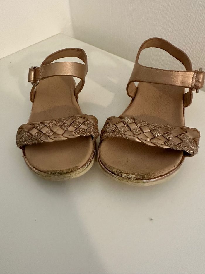 Sandales bon état - photo numéro 2