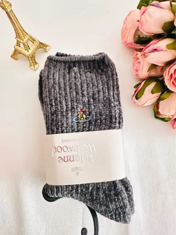🪐Chaussettes Vivienne Westwood peluche hiver - édition japonaise exclusive