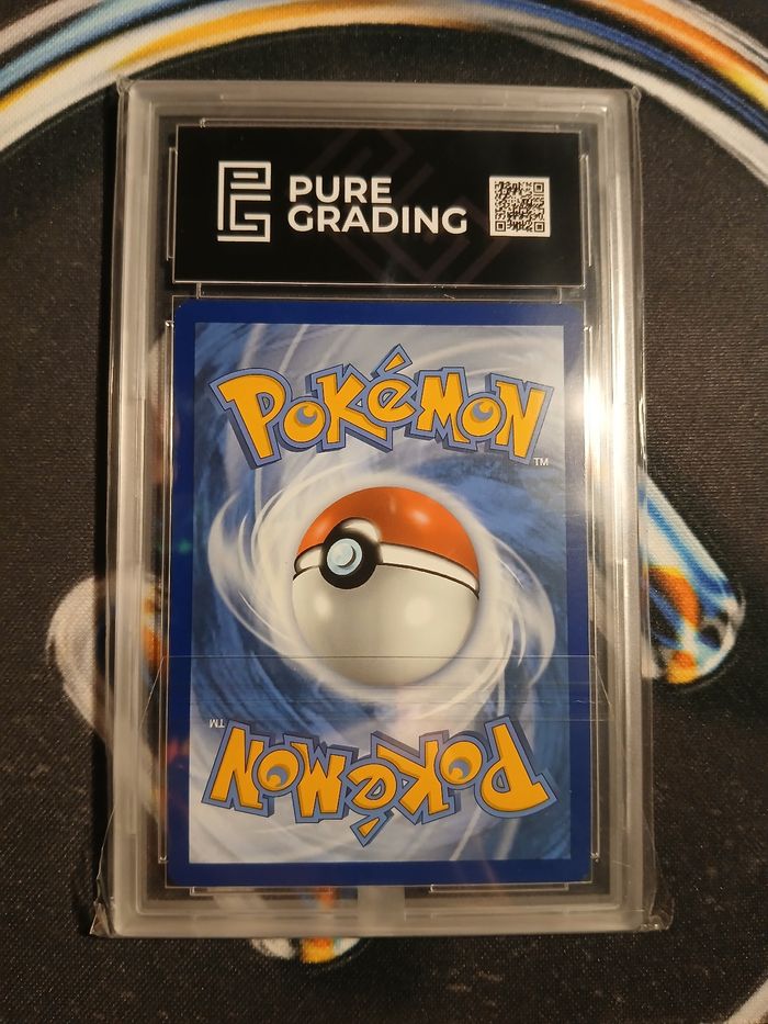 Pikachu EX 🇫🇷 179/131 EV 8.5 – Evolutions Prismatiques • Gold • Pure Grading 9,5 - photo numéro 4