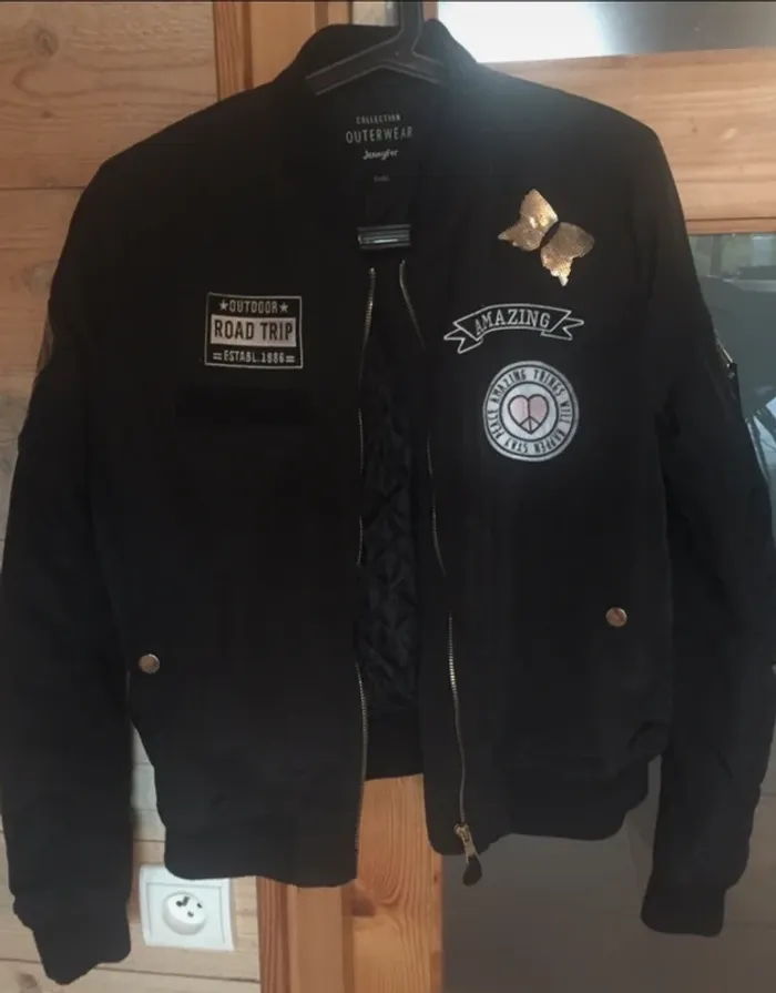 Veste bomber avec patchs
