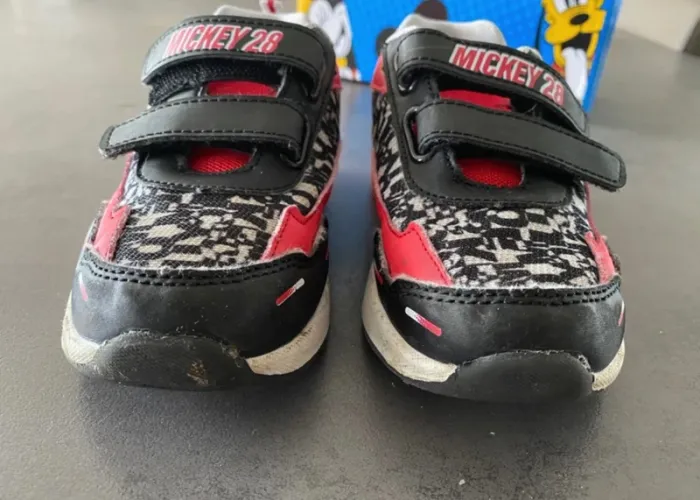 Baskets Mickey Kiabi taille 28 - photo numéro 4