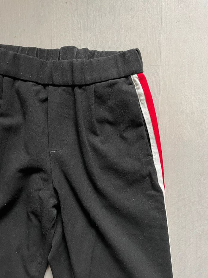 Pantalon noir avec bandes rouges et blanches - photo numéro 2
