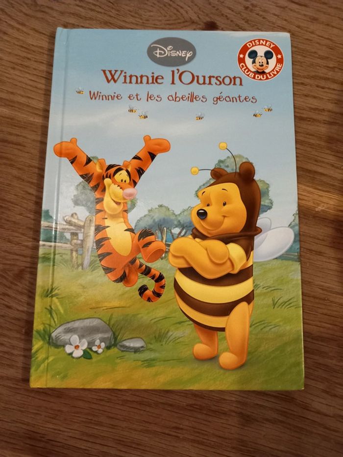 Livre Winnie et les abeilles géantes