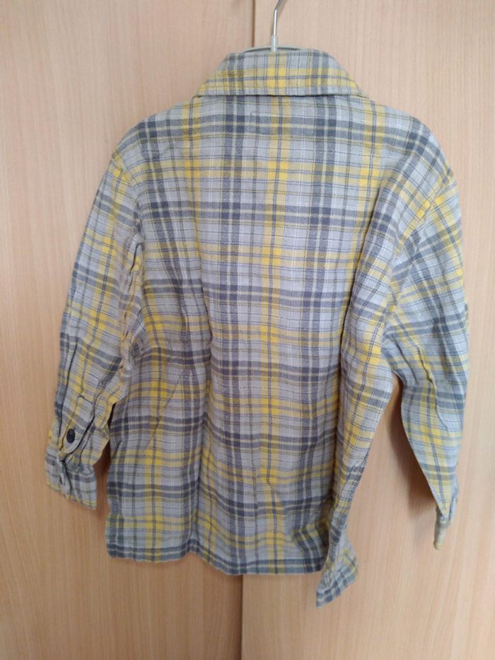 Chemise épaisse taille 4 ans. - photo numéro 2