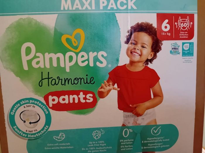 60  Pants pampers harmonie taille 6